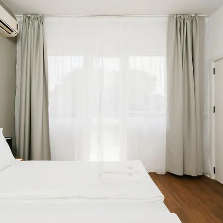 Hotel 99