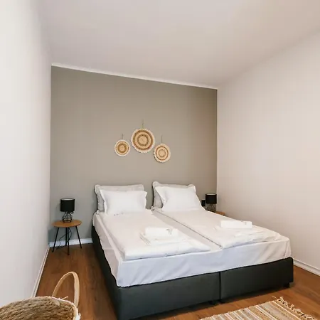 99 Hotel