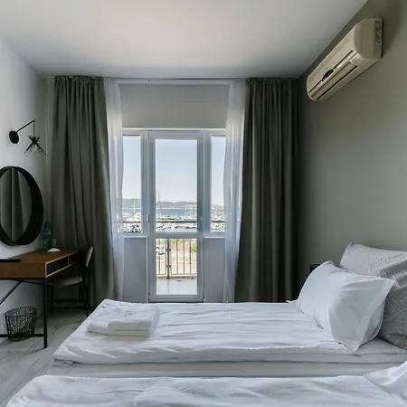 99 Hotel